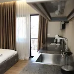 Lux * Tirana